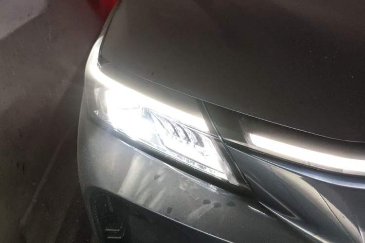 Used Landian E5 PLUS 2025 165 km Long-Range Version PLUS 7-Seater Right Front Headlight