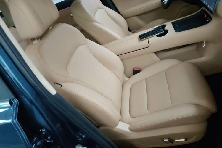 Used Landian E5 PLUS 2025 165 km Long-Range Version PLUS 5-Seater Right Front Seat