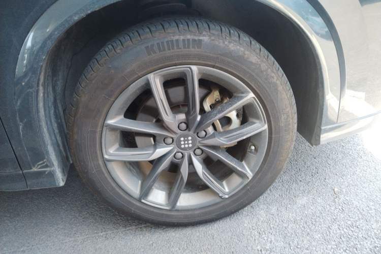 Used Landian E5 PLUS 2025 165 km Long-Range Version 7 Seats Right Front Wheel Hub