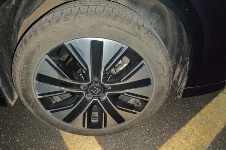 Used Landian E5 PLUS 2025 165 km Long-Range Version PLUS 7-Seater Right Front Wheel Hub