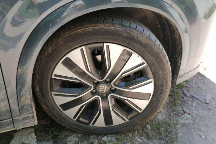 Used Landian E5 PLUS 2025 165 km Long-Range Version PLUS 7-Seater Right Front Wheel Hub