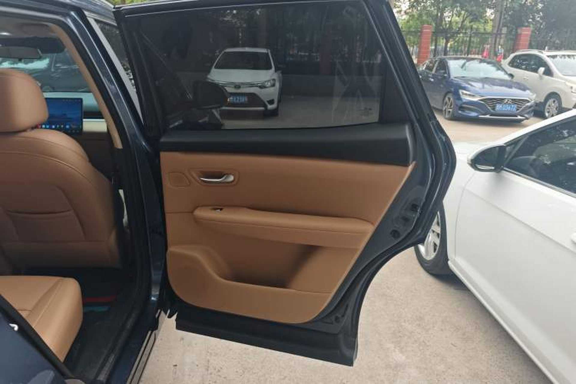 Used Landian E5 PLUS 2025 165 km Long-Range Version PLUS 5-Seater Right Rear Door Interior