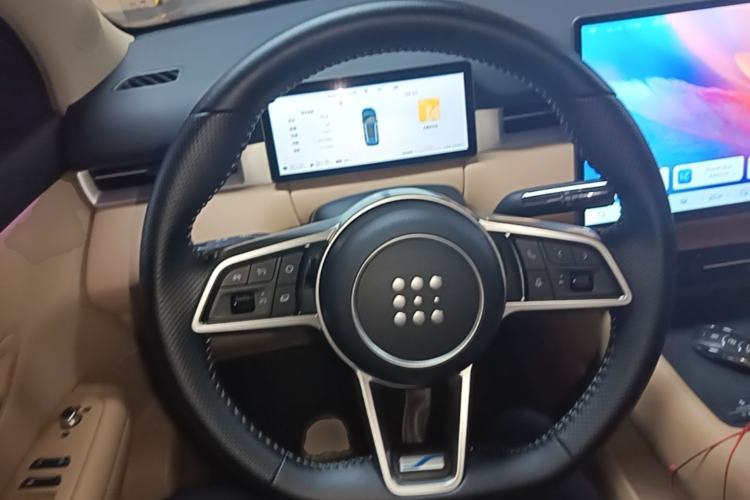 Used Landian E5 PLUS 2025 165 km Long-Range Version PLUS 5-Seater Steering Wheel