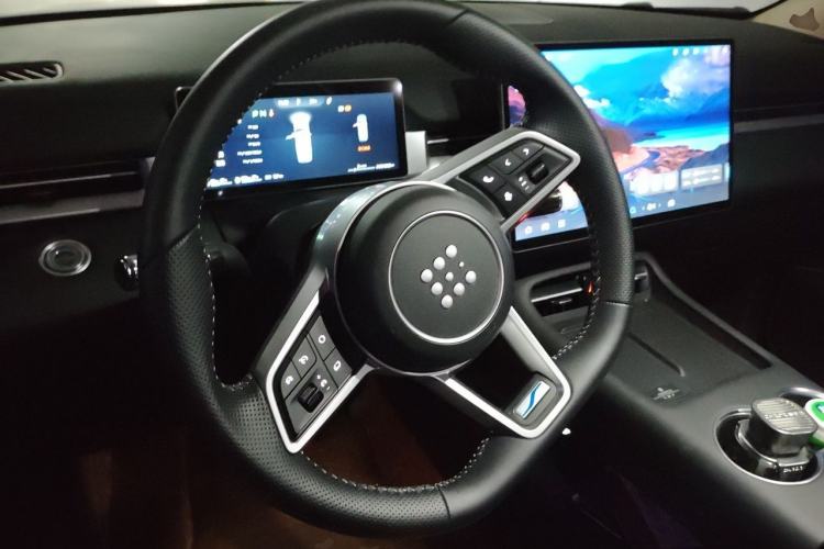 Used Landian E5 PLUS 2025 165 km Long-Range Version PLUS 7-Seater Steering Wheel