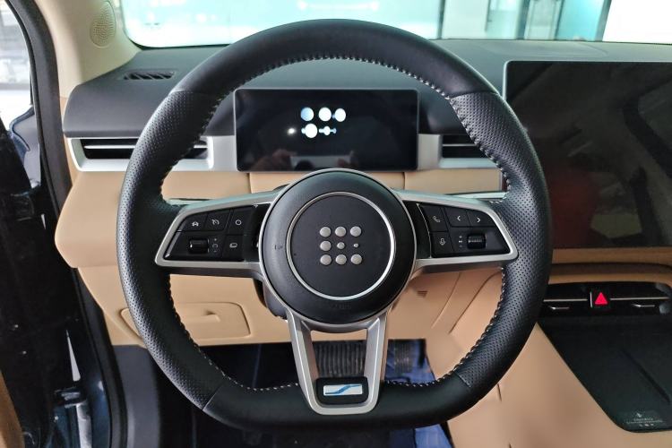 Used Landian E5 PLUS 2025 165 km Long-Range Version PLUS 5-Seater Steering Wheel
