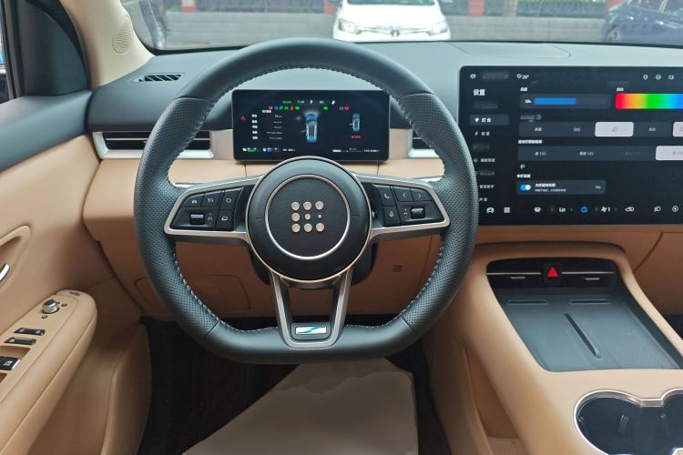 Used Landian E5 PLUS 2025 165 km Long-Range Version PLUS 5-Seater Steering Wheel