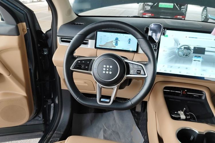 Used Landian E5 PLUS 2025 165 km Long-Range Version PLUS 5-Seater Steering Wheel