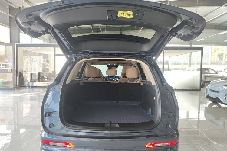 Used Landian E5 PLUS 2025 165 km Long-Range Version PLUS 5-Seater Trunk