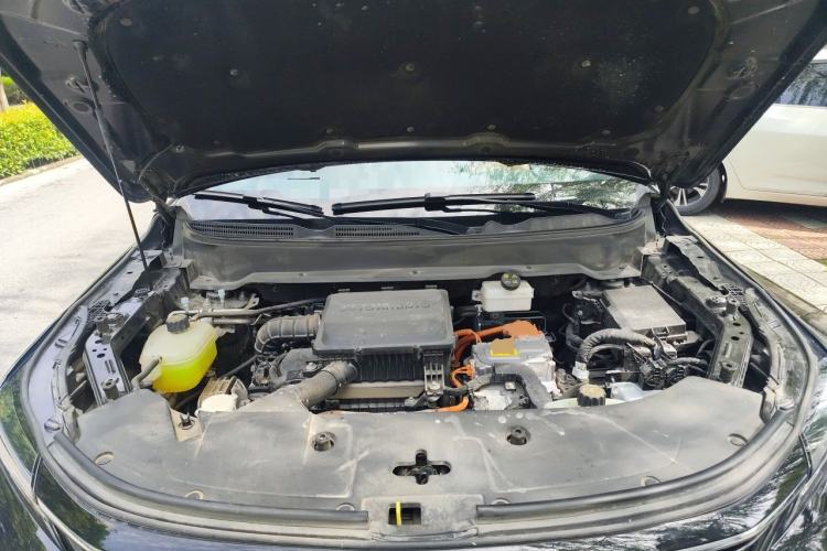 Used Landian E5 PLUS 2025 165 km Long-Range First Edition 7-Seater Engine Bay