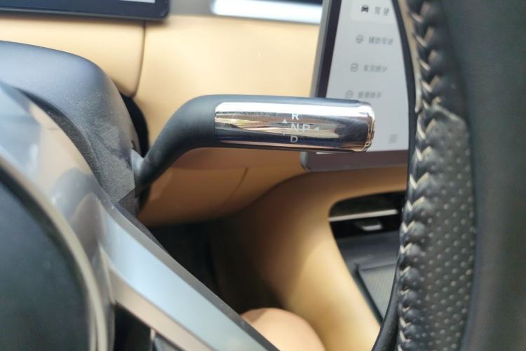 Used Landian E5 PLUS 2025 165 km Long-Range First Edition 7-Seater Gear Lever