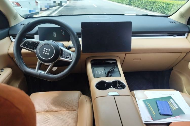 Used Landian E5 PLUS 2025 165 km Long-Range First Edition 7-Seater Interior 2