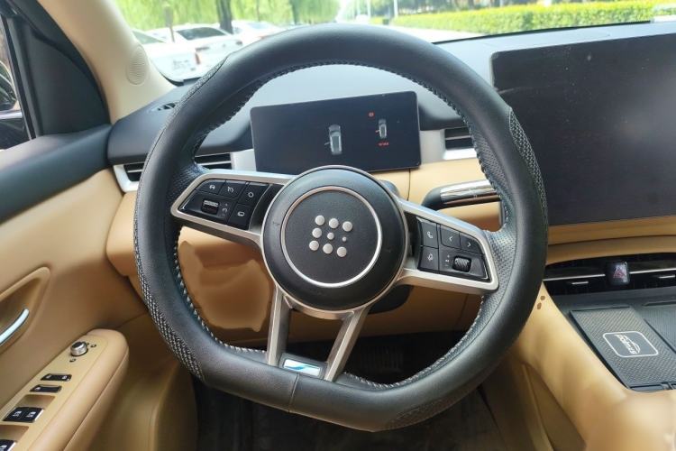 Used Landian E5 PLUS 2025 165 km Long-Range First Edition 7-Seater Steering Wheel