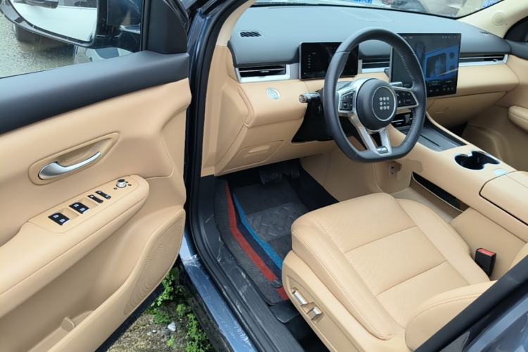 Used Landian E5 PLUS 2025 165 km Long-Range Travel & Comfort Edition 7 Seats Driver Seat