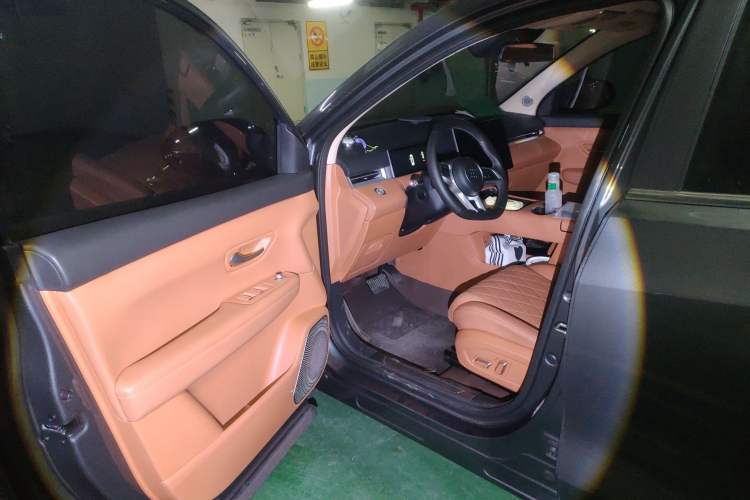 Used Landian E5 PLUS 2025 165 km Long-Range Version PLUS 7-Seater Driver Seat