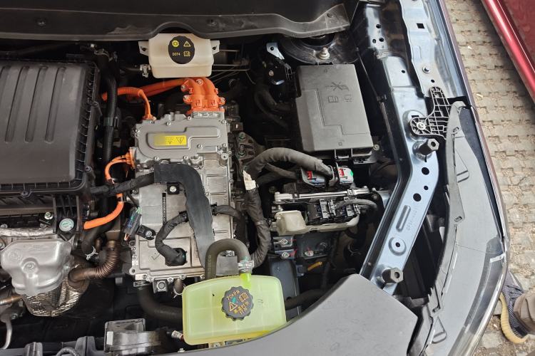 Used Landian E5 PLUS 2025 165 km Long-Range Version PLUS 5-Seater Engine Bay Left