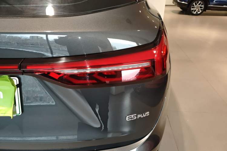 Used Landian E5 PLUS 2025 165 km Long-Range Version PLUS 7-Seater Exterior 3