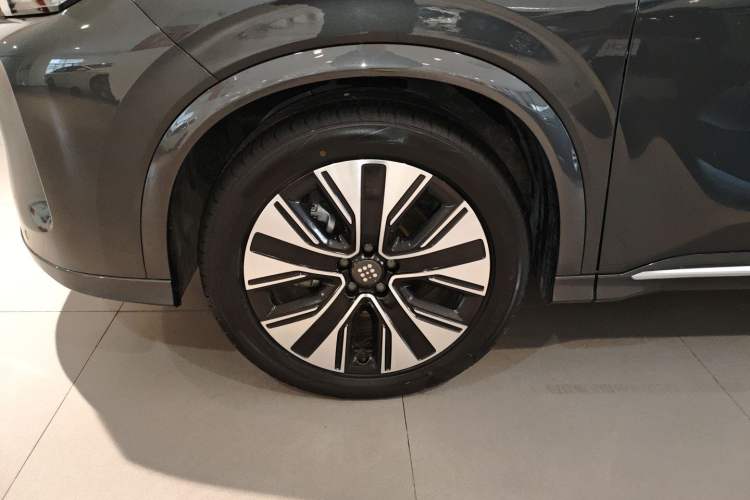 Used Landian E5 PLUS 2025 165 km Long-Range Version PLUS 7-Seater Exterior 4