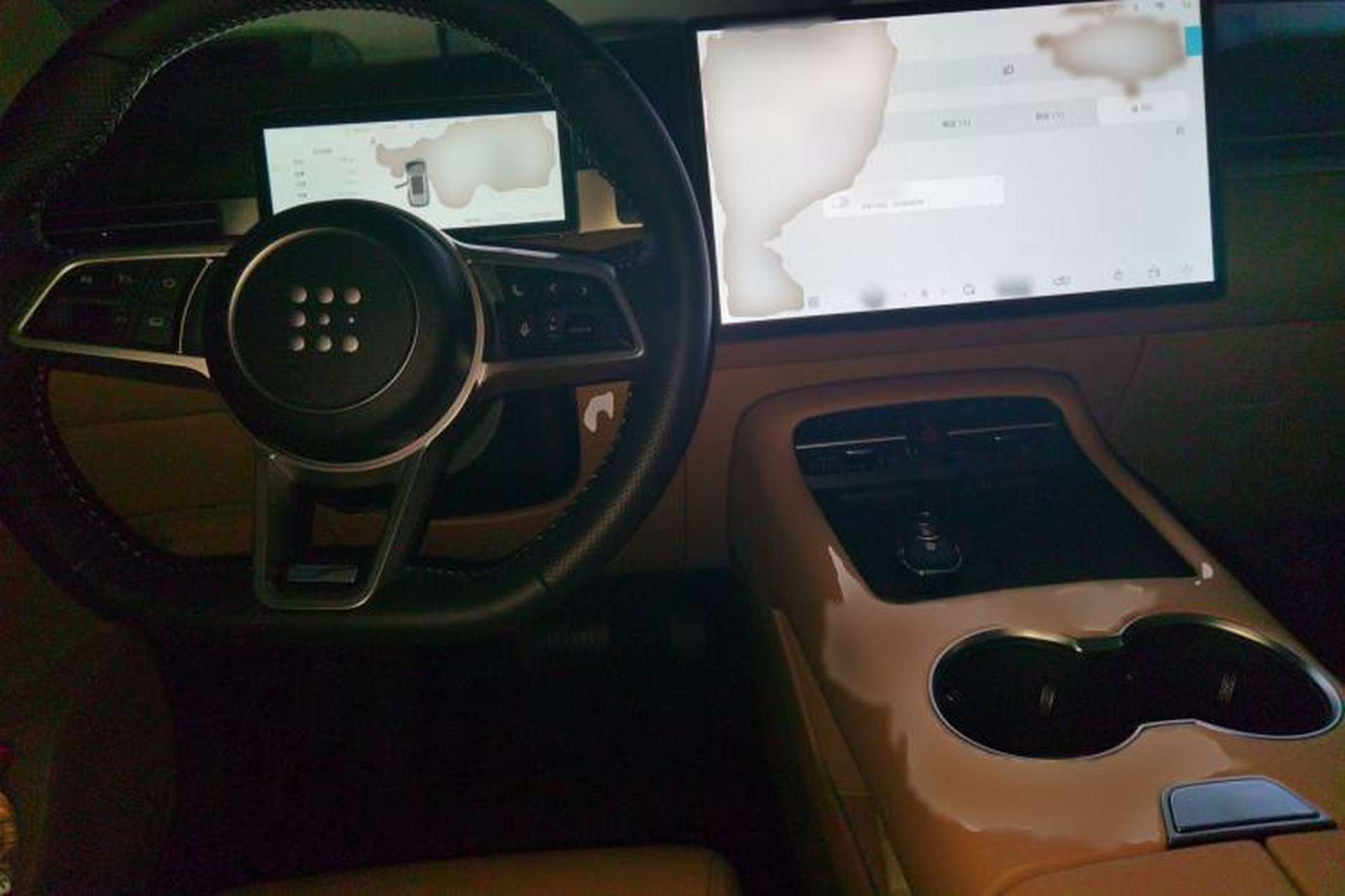 Used Landian E5 PLUS 2025 165 km Long-Range First Edition 7-Seater Interior 2