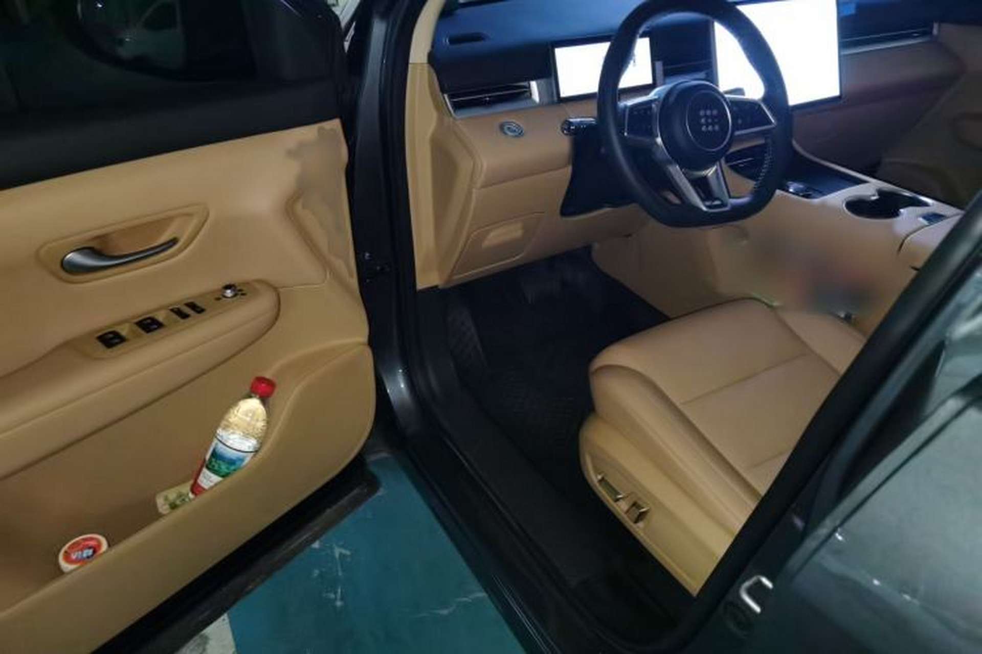Used Landian E5 PLUS 2025 165 km Long-Range First Edition 7-Seater Interior 3