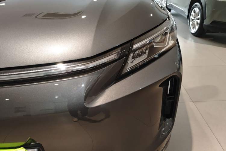 Used Landian E5 PLUS 2025 165 km Long-Range Version PLUS 7-Seater Left Front Headlight
