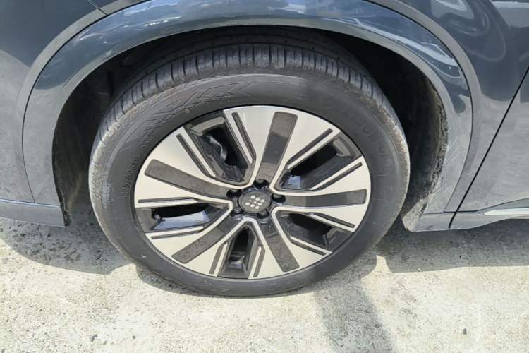 Used Landian E5 PLUS 2025 165 km Long-Range Travel & Comfort Edition 7 Seats Left Front Wheel Hub