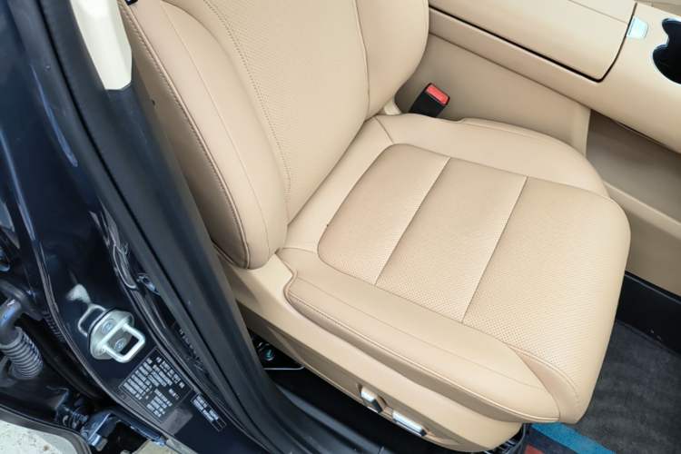 Used Landian E5 PLUS 2025 165 km Long-Range Travel & Comfort Edition 7 Seats Right Front Seat