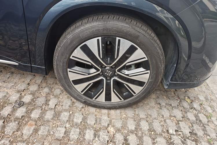 Used Landian E5 PLUS 2025 165 km Long-Range Version PLUS 5-Seater Right Front Wheel Hub