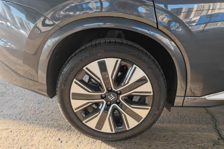 Used Landian E5 PLUS 2025 165 km Long-Range Version PLUS 7-Seater Right Rear Wheel Hub