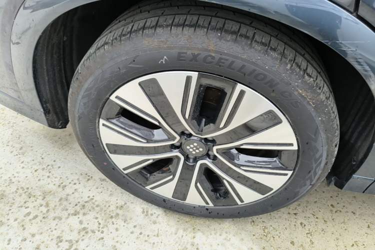 Used Landian E5 PLUS 2025 165 km Long-Range Travel & Comfort Edition 7 Seats Right Rear Wheel Hub
