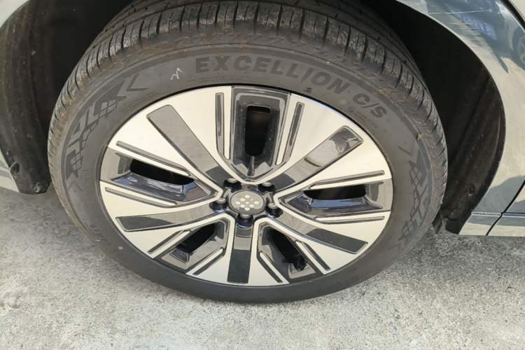 Used Landian E5 PLUS 2025 165 km Long-Range Travel & Comfort Edition 7 Seats Right Rear Wheel Hub