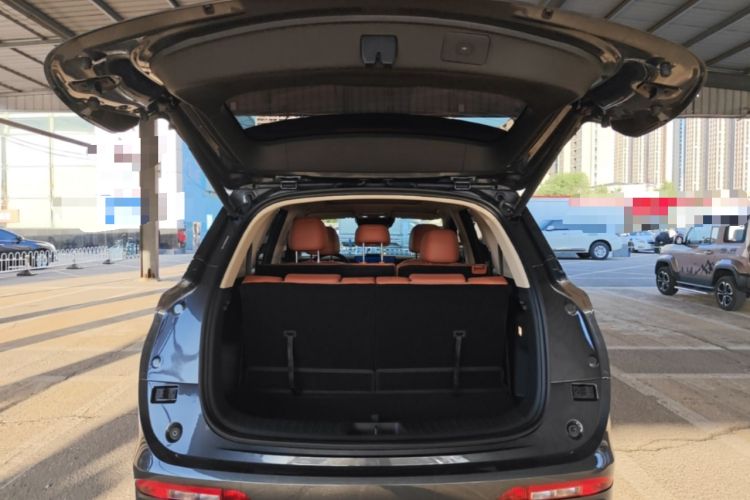 Used Landian E5 PLUS 2025 165 km Long-Range Version PLUS 7-Seater Trunk