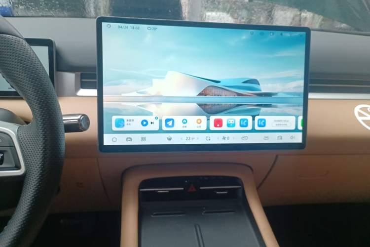 Used Landian E5 PLUS 2025 120km Standard Travel Custom Edition 7 Seats Audio And AC Panel