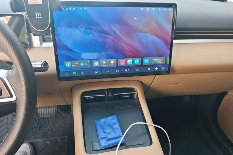 Used Landian E5 PLUS 2025 165 km Long-Range Version PLUS 5-Seater Audio And AC Panel