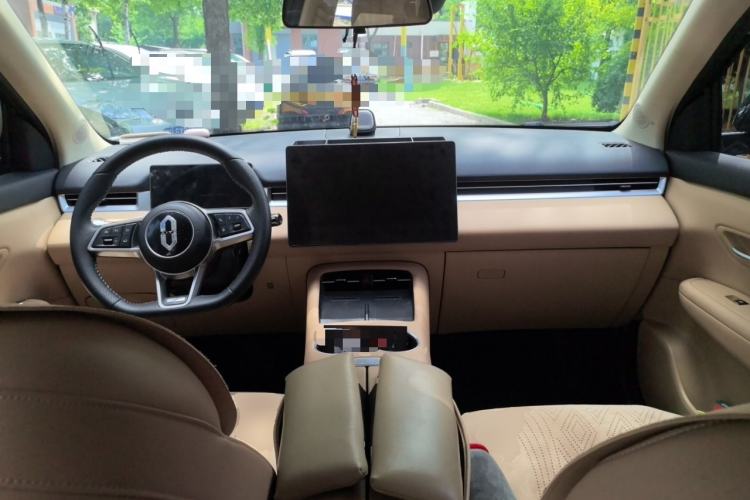 Used Landian E5 PLUS 2025 165 km Long-Range Version PLUS 7-Seater Center Console