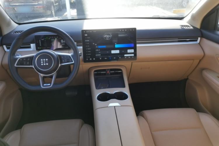 Used Landian E5 PLUS 2025 165 km Long-Range Version PLUS 7-Seater Center Console