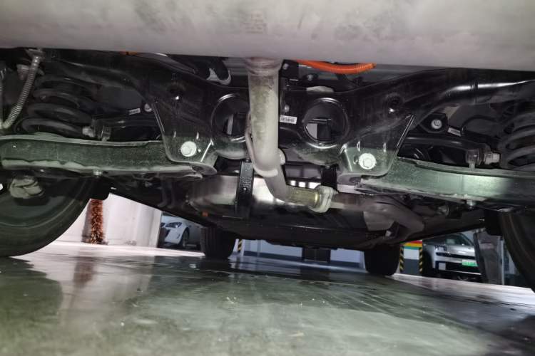 Used Landian E5 PLUS 2025 165 km Long-Range Version PLUS 7-Seater Chassis Rear
