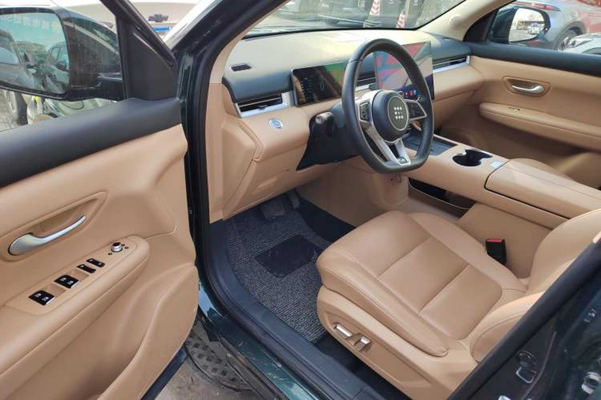 Used Landian E5 PLUS 2025 165 km Long-Range Version PLUS 7-Seater Driver Seat