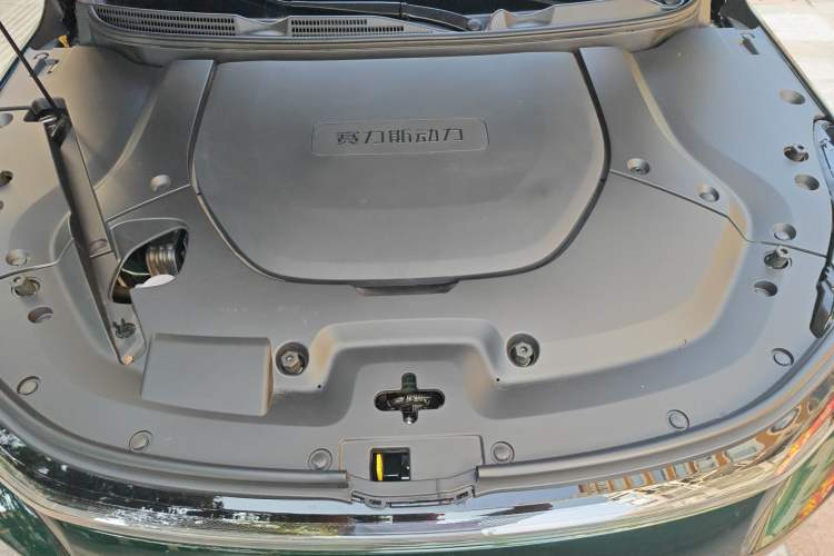 Used Landian E5 PLUS 2025 165 km Long-Range Travel & Comfort Edition 7 Seats Engine Bay