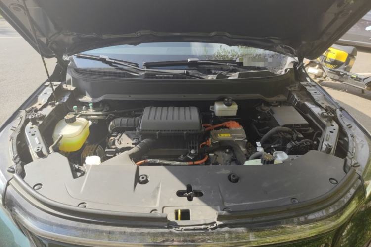 Used Landian E5 PLUS 2025 165 km Long-Range Version PLUS 7-Seater Engine Bay