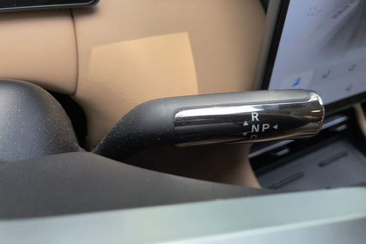 Used Landian E5 PLUS 2025 165 km Long-Range Version PLUS 7-Seater Gear Lever