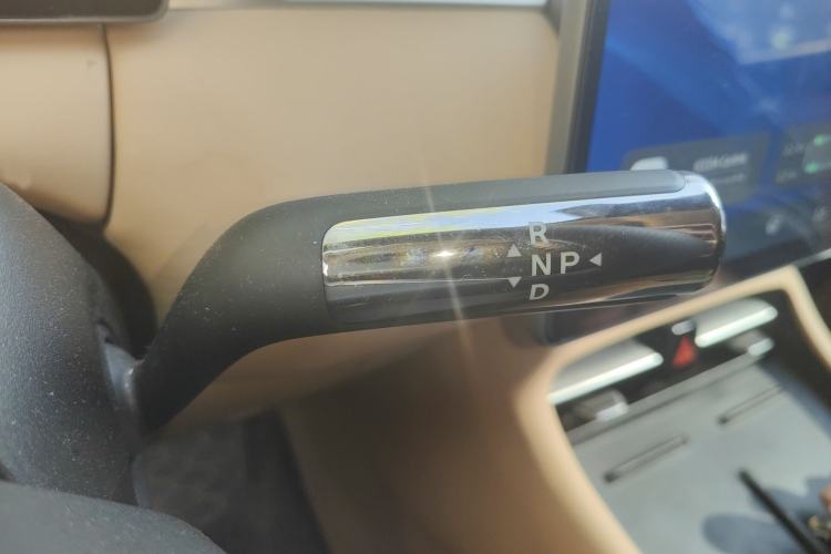 Used Landian E5 PLUS 2025 165 km Long-Range Version PLUS 7-Seater Gear Lever