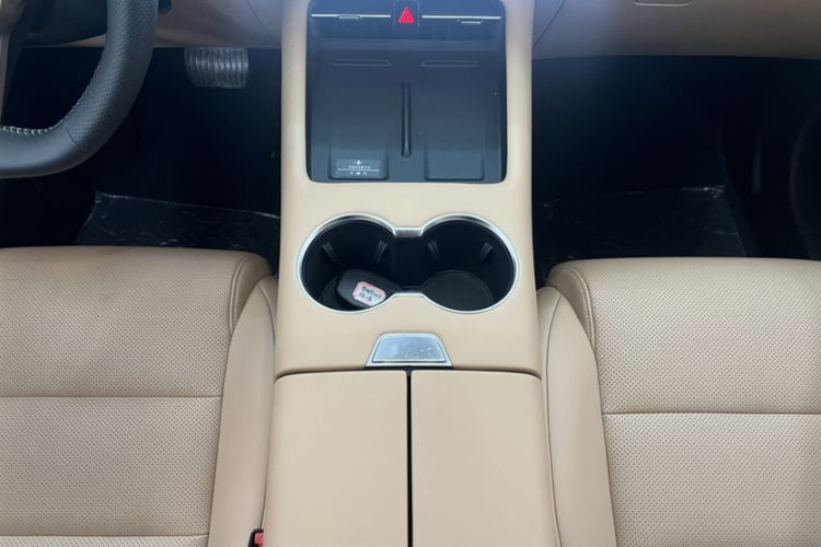 Used Landian E5 PLUS 2025 165 km Long-Range Version PLUS 7-Seater Interior 10