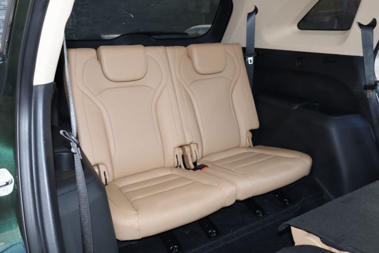 Used Landian E5 PLUS 2025 165 km Long-Range Version PLUS 7-Seater Interior 11