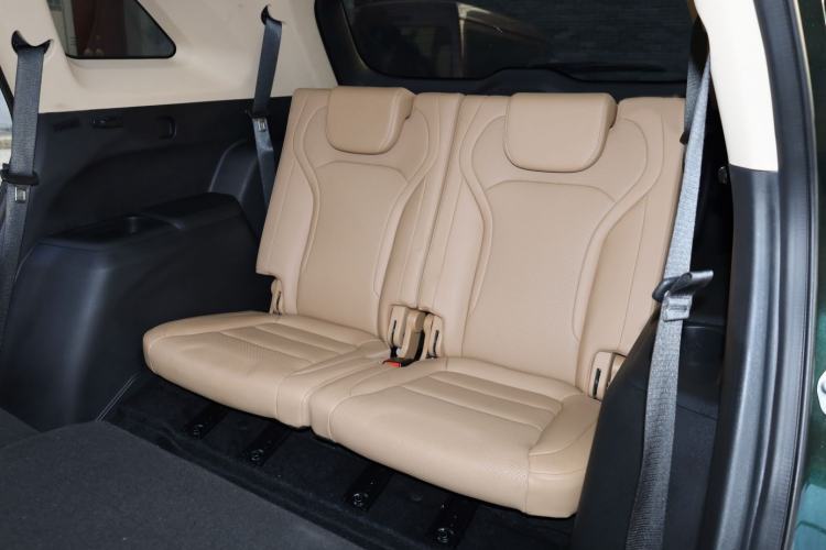 Used Landian E5 PLUS 2025 165 km Long-Range Version PLUS 7-Seater Interior 12