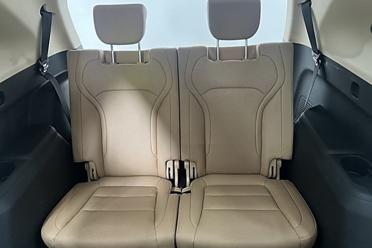 Used Landian E5 PLUS 2025 165 km Long-Range Version PLUS 7-Seater Interior 12