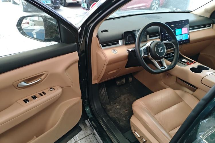 Used Landian E5 PLUS 2025 165 km Long-Range Version PLUS 7-Seater Interior 3
