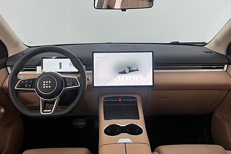 Used Landian E5 PLUS 2025 165 km Long-Range Version PLUS 7-Seater Interior 3