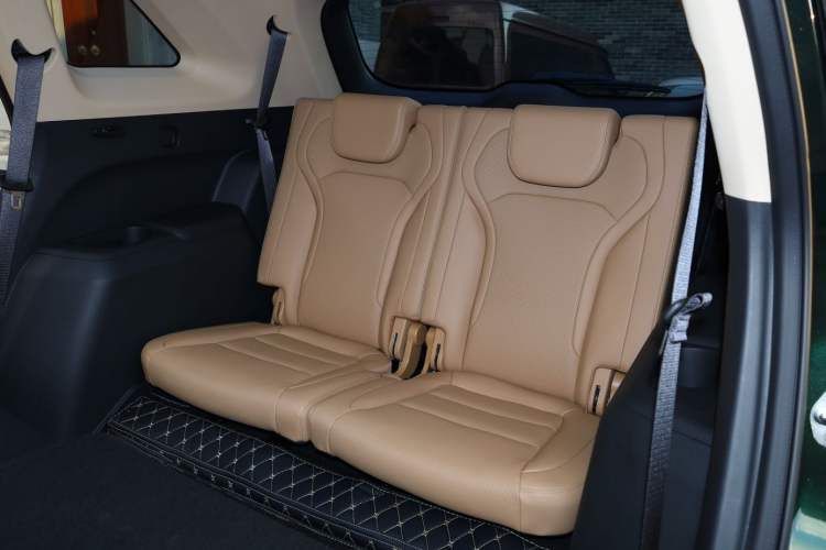 Used Landian E5 PLUS 2025 165 km Long-Range Travel & Comfort Edition 7 Seats Interior 4