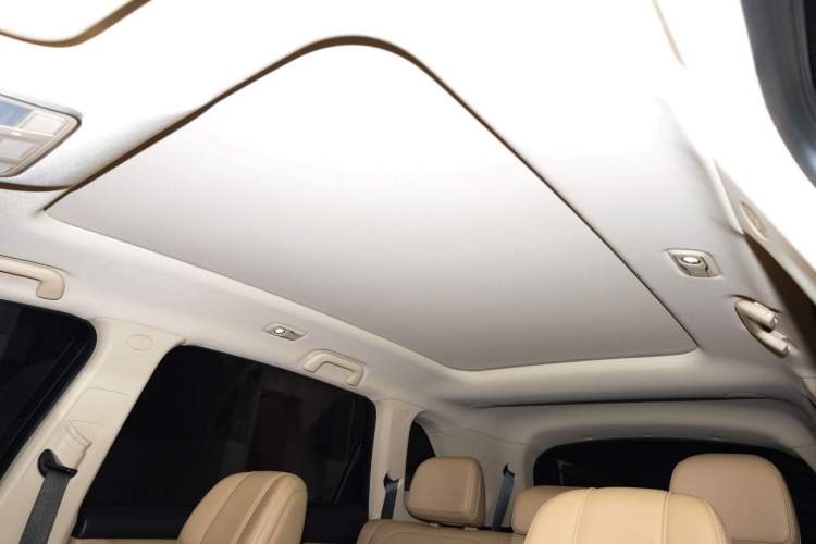 Used Landian E5 PLUS 2025 165 km Long-Range Version PLUS 7-Seater Interior 7