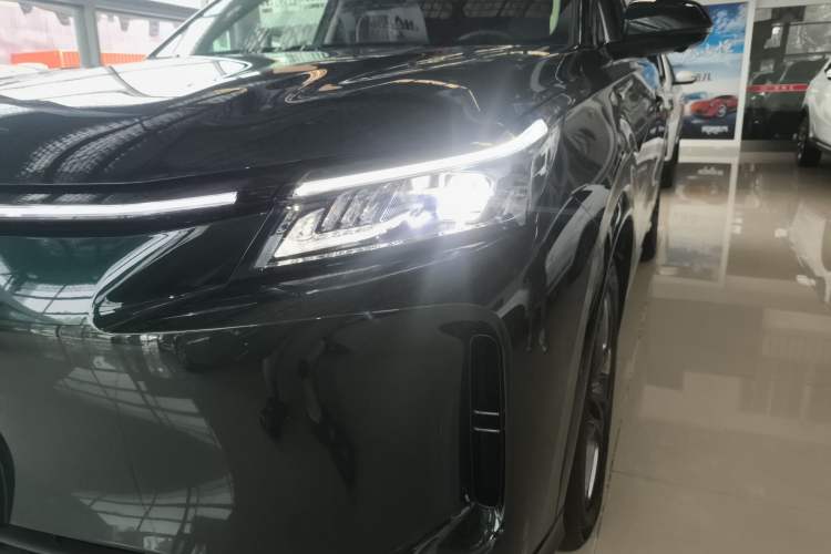 Used Landian E5 PLUS 2025 120km Standard Travel Custom Edition 5 Seats Left Front Headlight